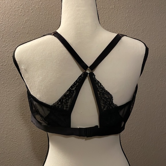 Womens lace bra - Picture 2 of 2